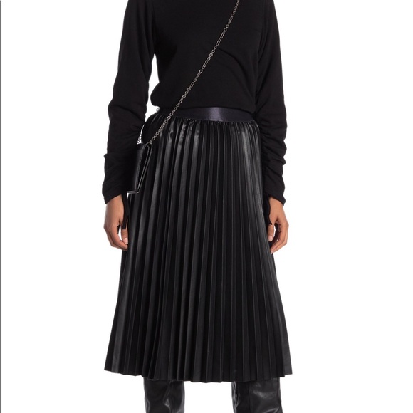 NIB Trendy Faux Leather Pleated Skirt Sz 2X - Picture 4 of 5